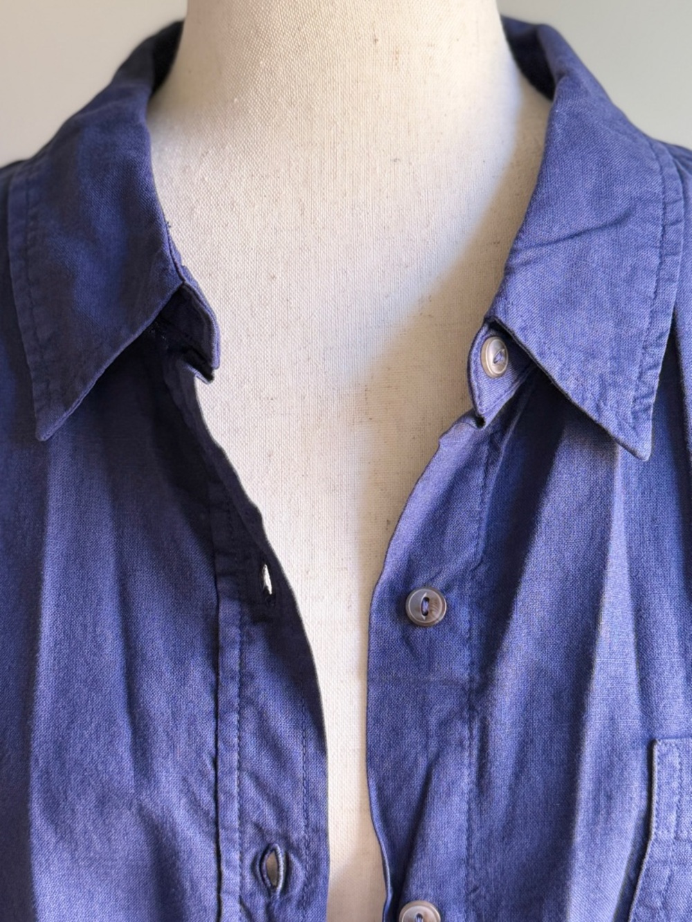 Universal Thread Navy Cropped Button-Down Shirt - Picture 2 of 5